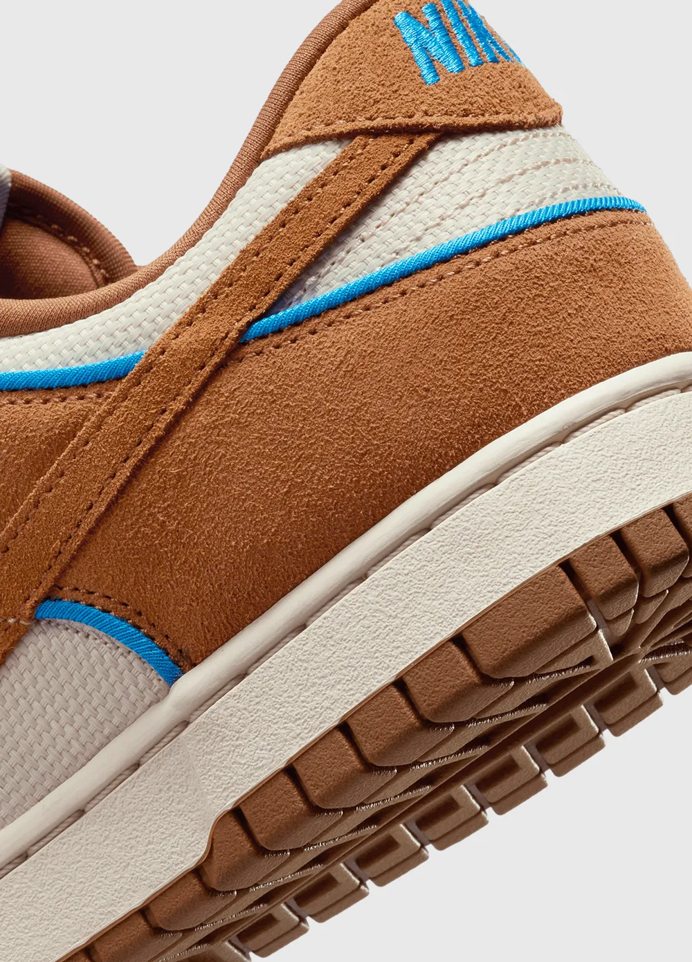 Dunk Low Retro 'Light British Tan' Sneakers