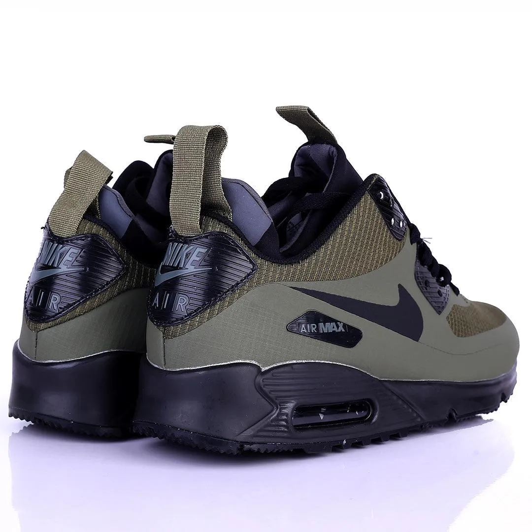 NK Max Zoom Green With Classic Black Design Sneakers