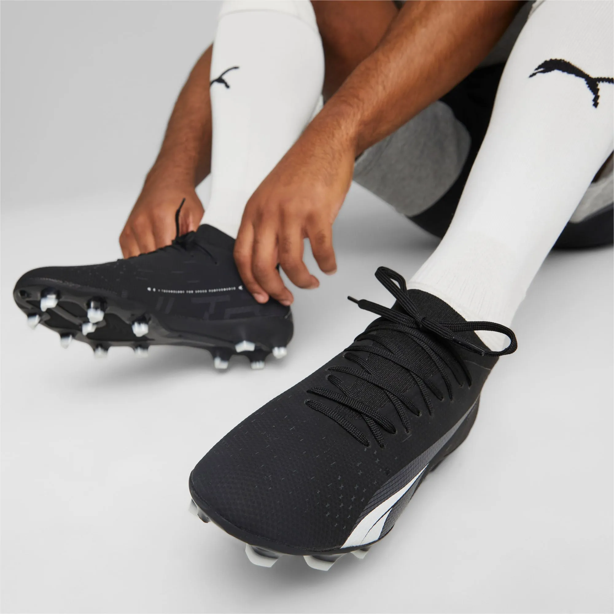 Puma Ultra Match FG/AG Soccer Cleats 107217 02  BLACK/WHITE