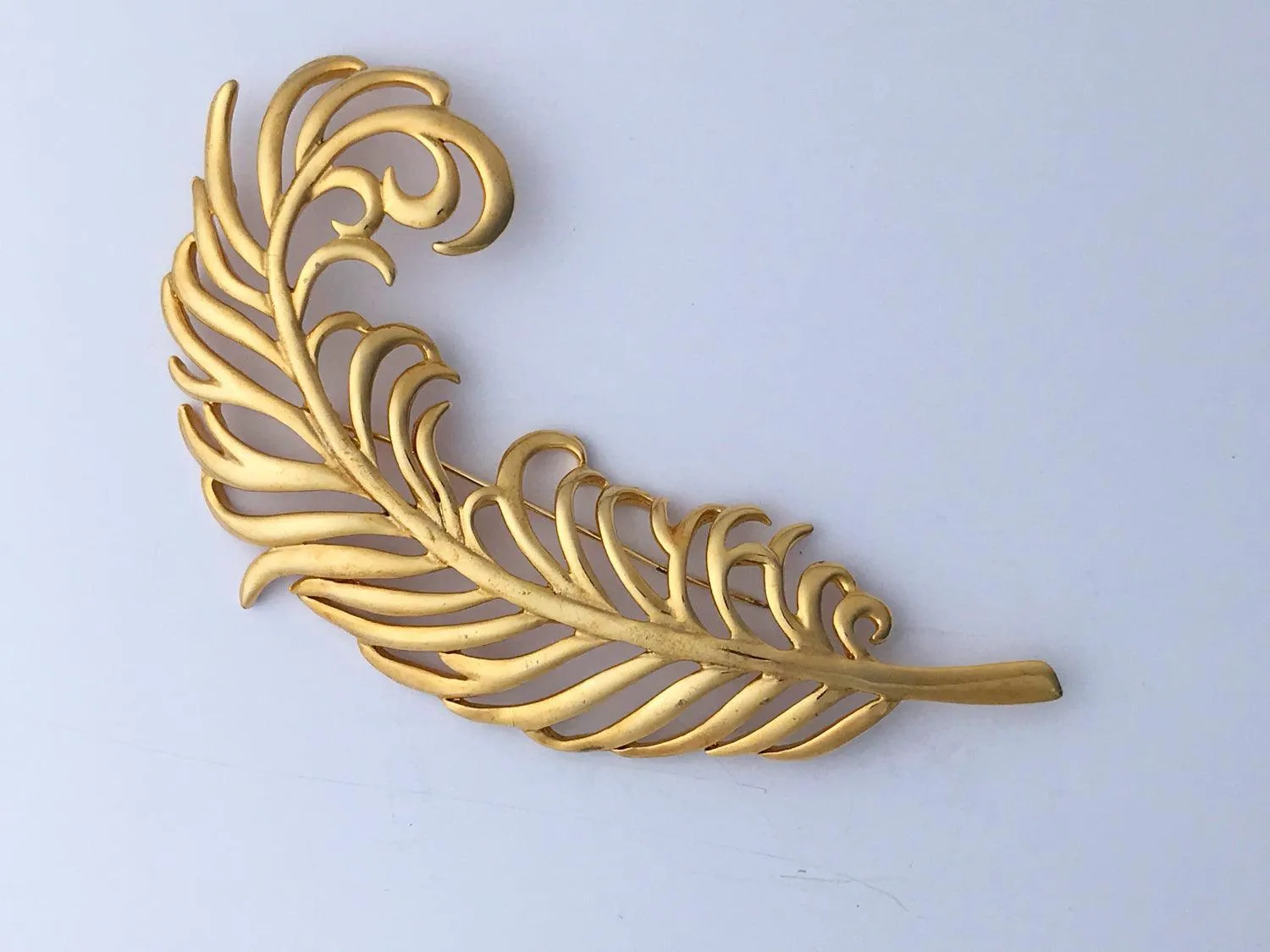 Sleek Vintage Craft Large Golden Feather Brooch