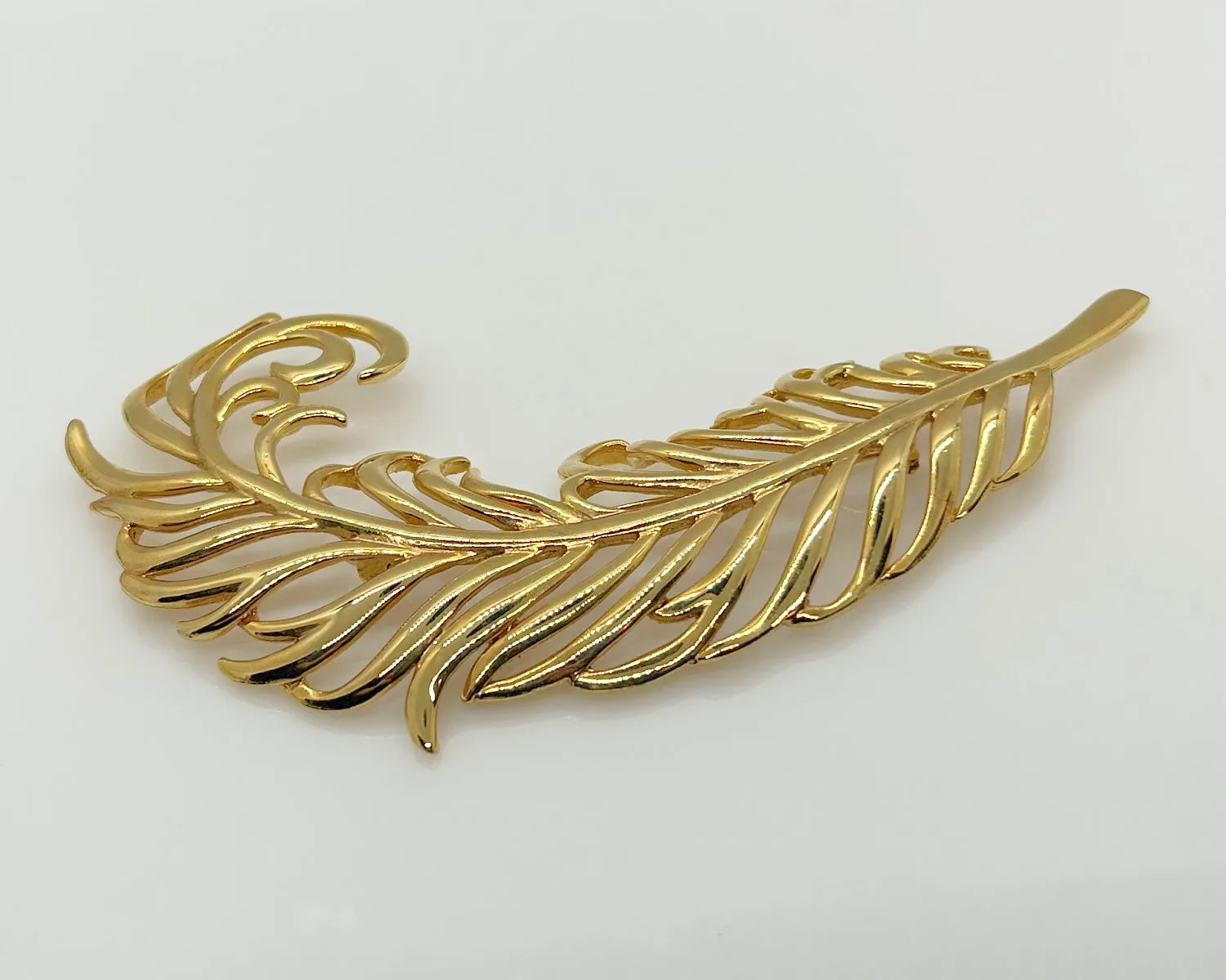 Sleek Vintage Craft Large Golden Feather Brooch