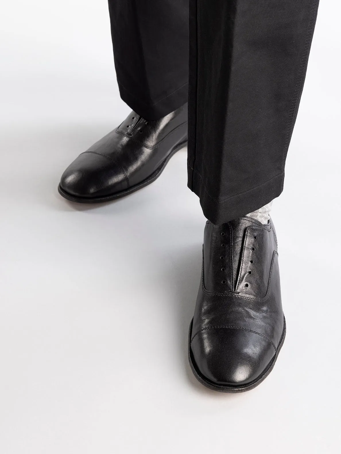 SOLITUDE 003 - Black Leather Oxford Shoes